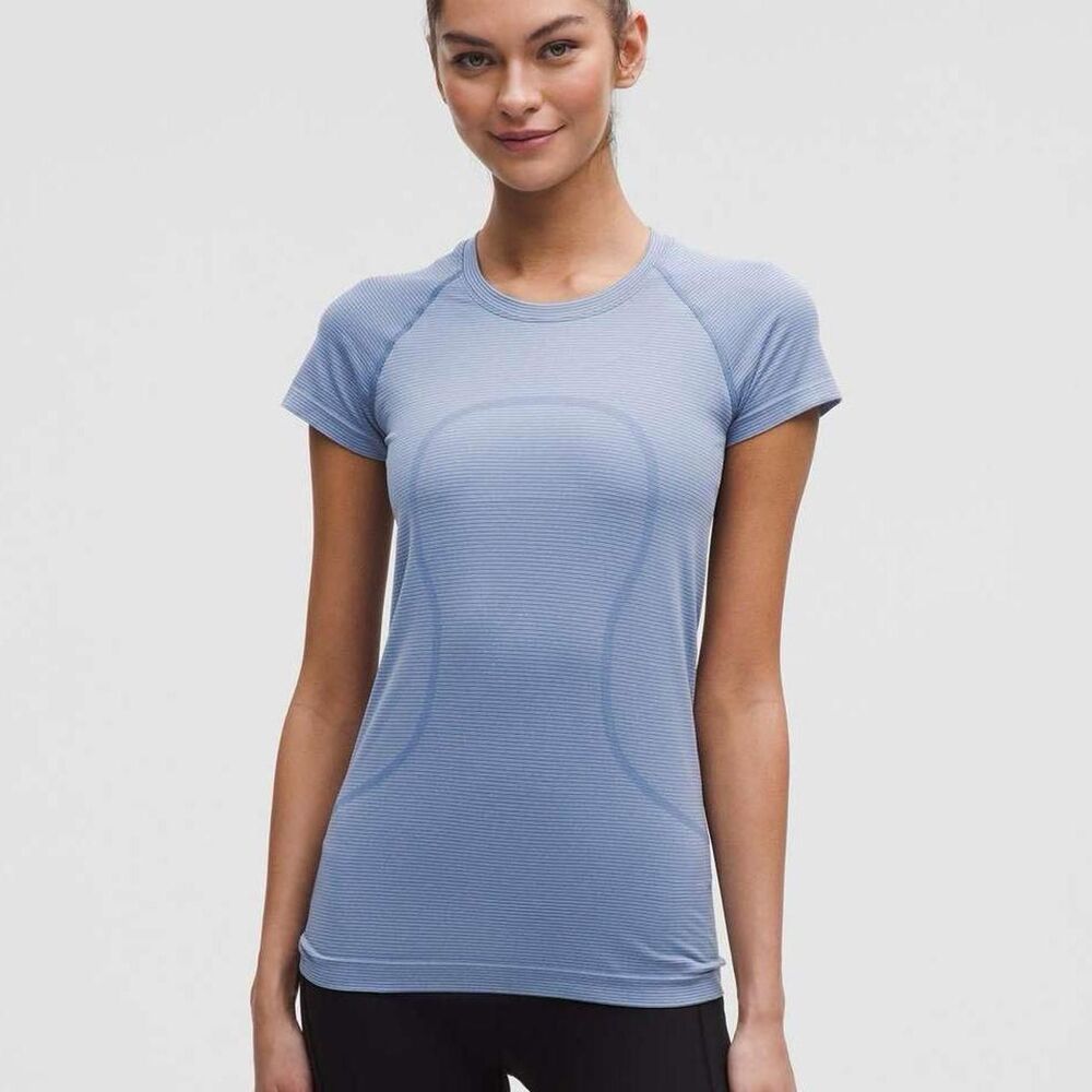 Lululemon Women's Blue T-shirt